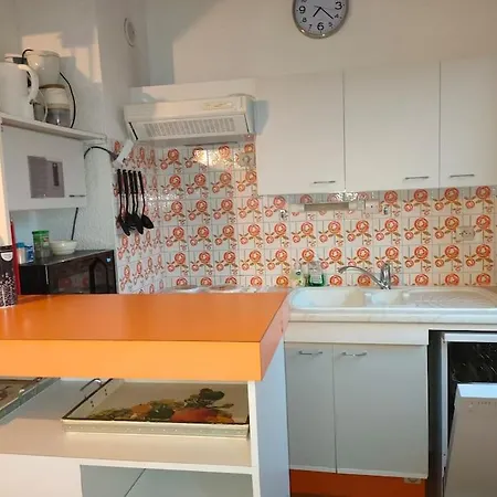 Апартаменти T2 Au 3 Eme Etage Dans Une Avec Piscine *