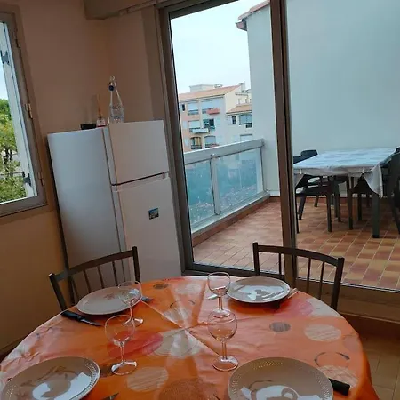 T2 Au 3 Eme Etage Dans Une Avec Piscine Апартаменти *